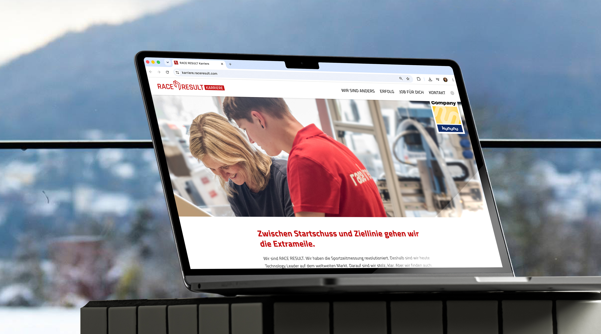 RACE RESULT Karriere-Website auf einem Laptop dargestellt